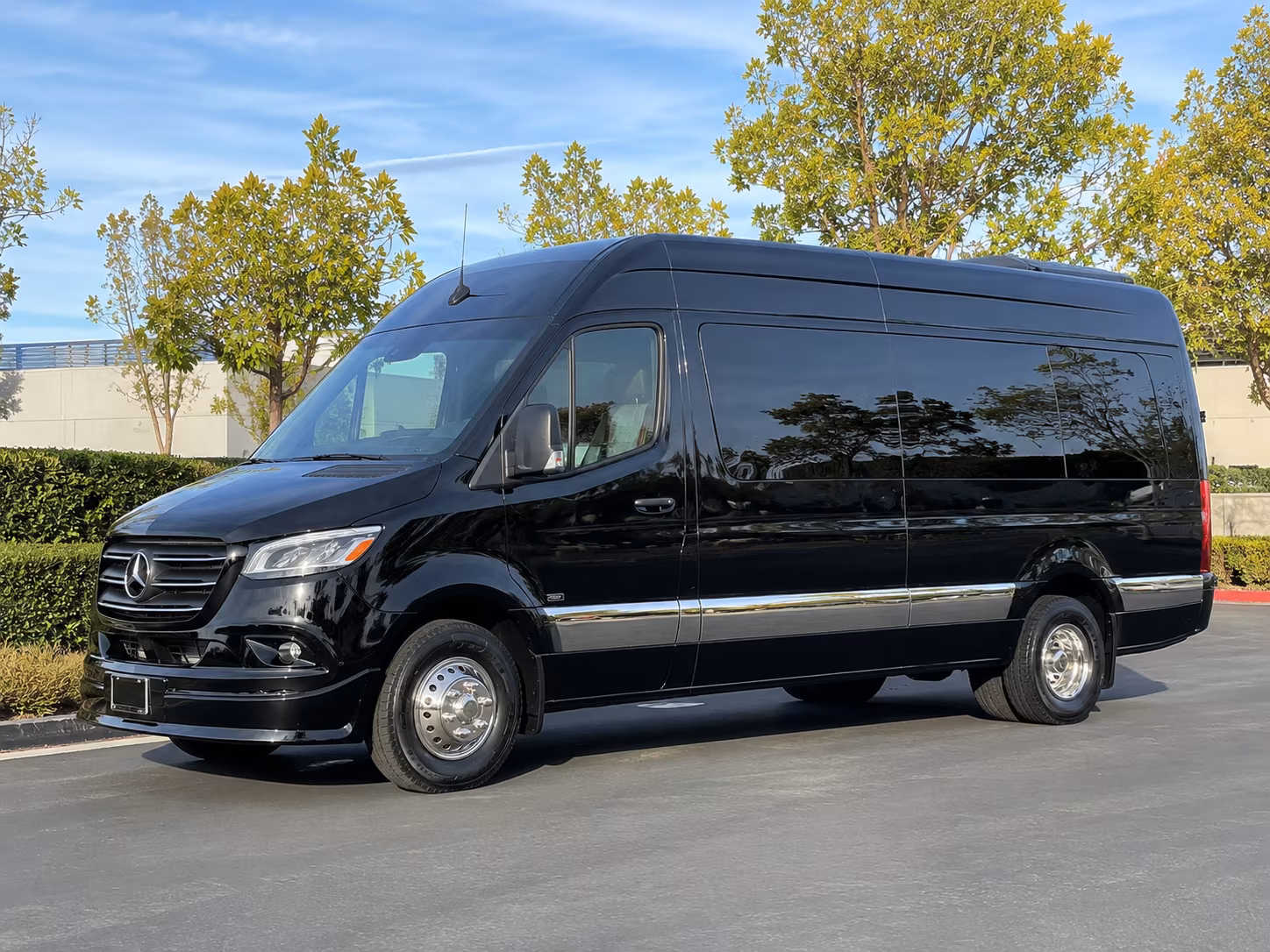 Bakersfield Airport Shuttle & Transportation party bus exterior