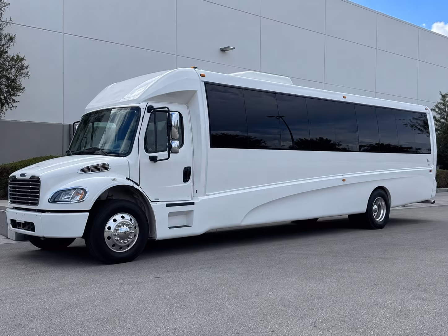 Bakersfield Concert & Music Festival Transportation party bus exterior