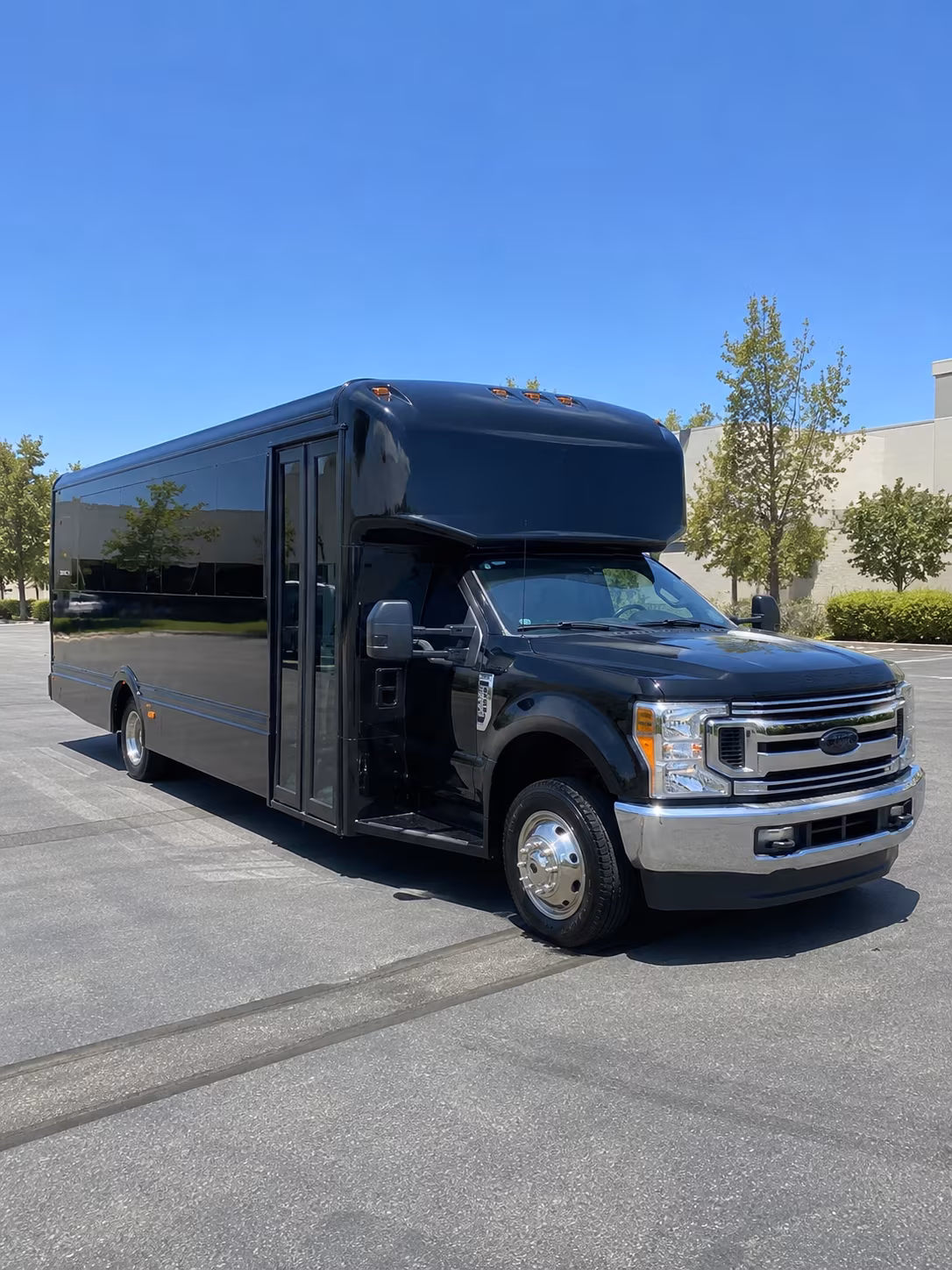 Santa Clarita Birthday, Sweet 16, & Quinceañera Party Bus Rentals