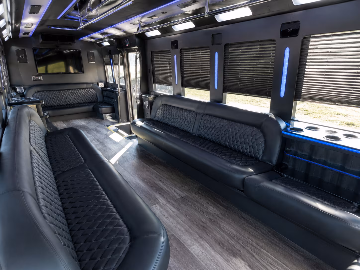 Thousand Oaks Homecoming & Prom Party Bus Rentals